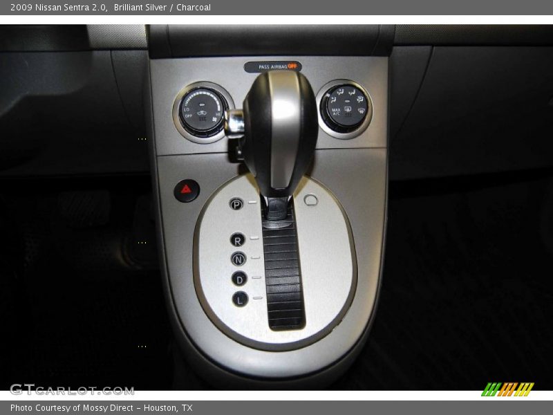 Brilliant Silver / Charcoal 2009 Nissan Sentra 2.0