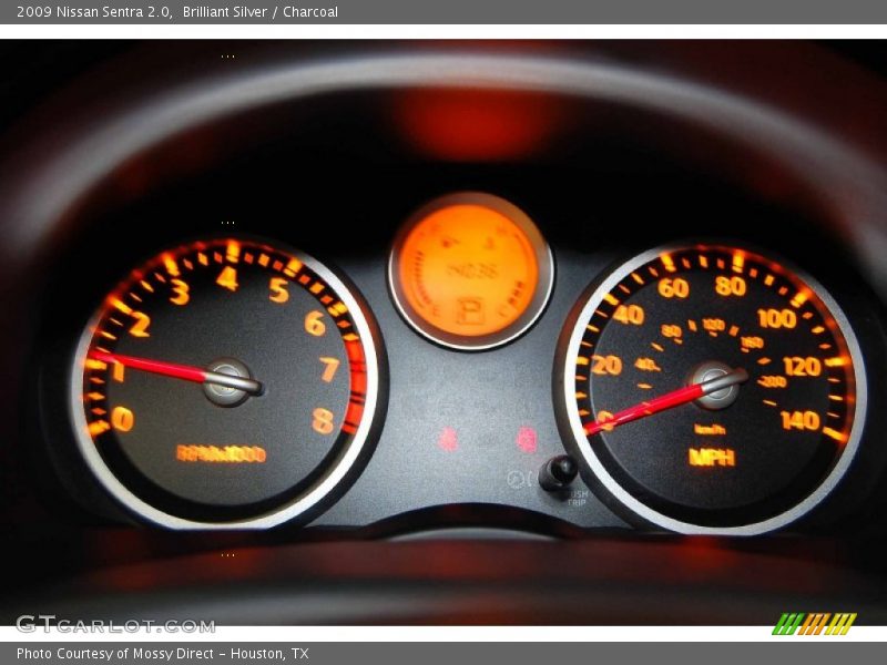 Brilliant Silver / Charcoal 2009 Nissan Sentra 2.0