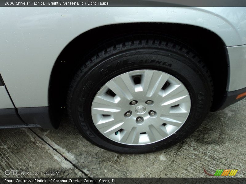 Bright Silver Metallic / Light Taupe 2006 Chrysler Pacifica