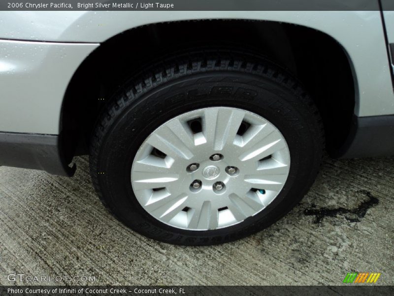 Bright Silver Metallic / Light Taupe 2006 Chrysler Pacifica