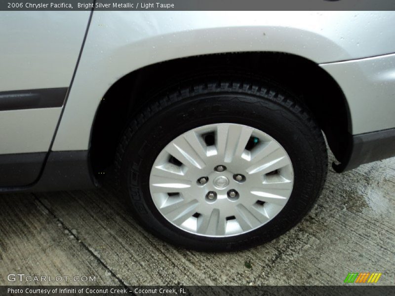 Bright Silver Metallic / Light Taupe 2006 Chrysler Pacifica