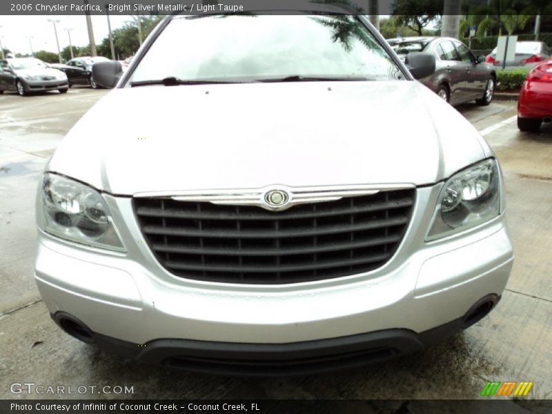 Bright Silver Metallic / Light Taupe 2006 Chrysler Pacifica