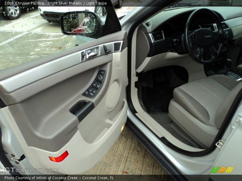Bright Silver Metallic / Light Taupe 2006 Chrysler Pacifica