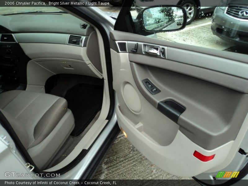 Bright Silver Metallic / Light Taupe 2006 Chrysler Pacifica