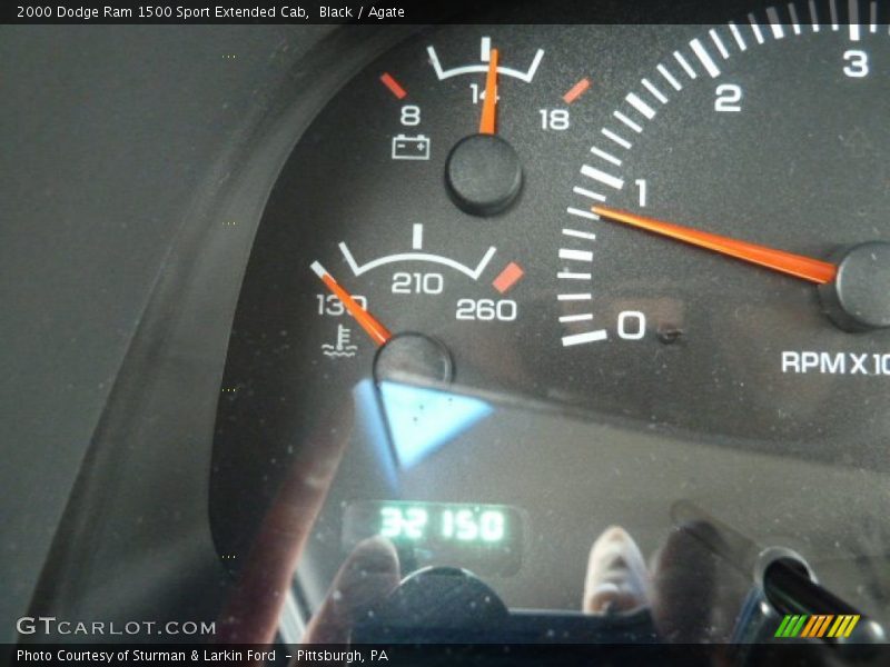 Black / Agate 2000 Dodge Ram 1500 Sport Extended Cab