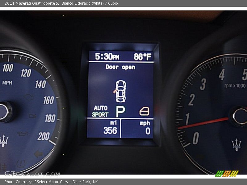 Bianco Eldorado (White) / Cuoio 2011 Maserati Quattroporte S