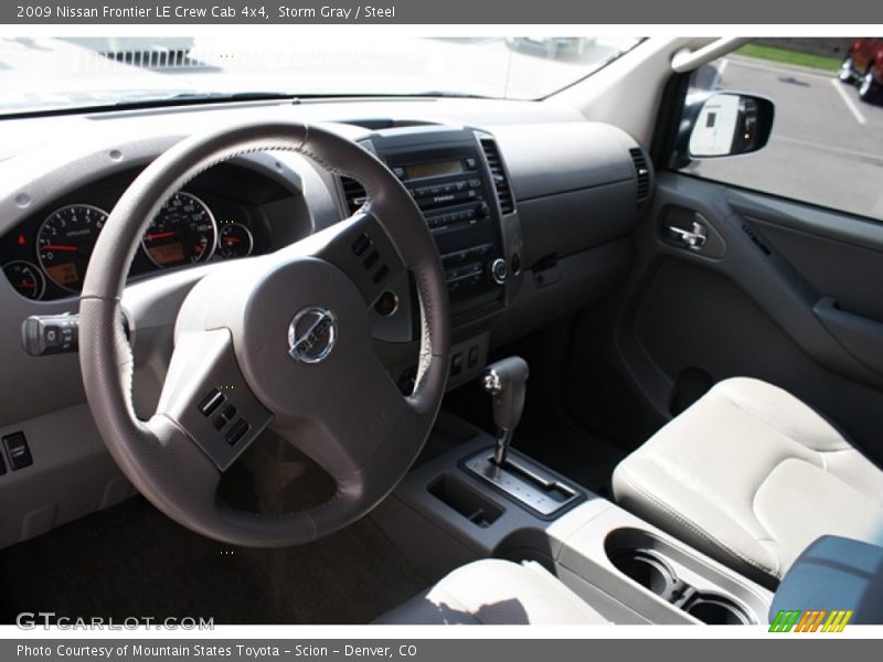 Storm Gray / Steel 2009 Nissan Frontier LE Crew Cab 4x4