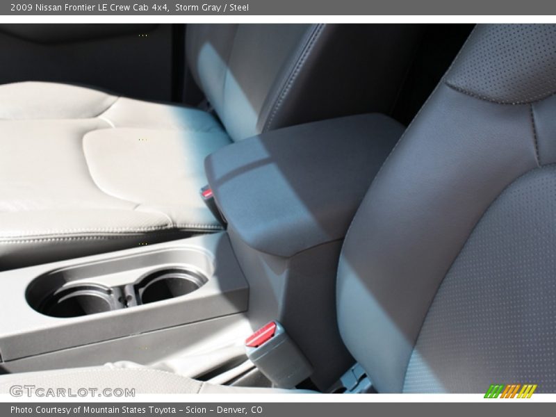 Storm Gray / Steel 2009 Nissan Frontier LE Crew Cab 4x4