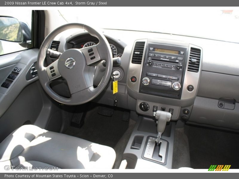 Storm Gray / Steel 2009 Nissan Frontier LE Crew Cab 4x4