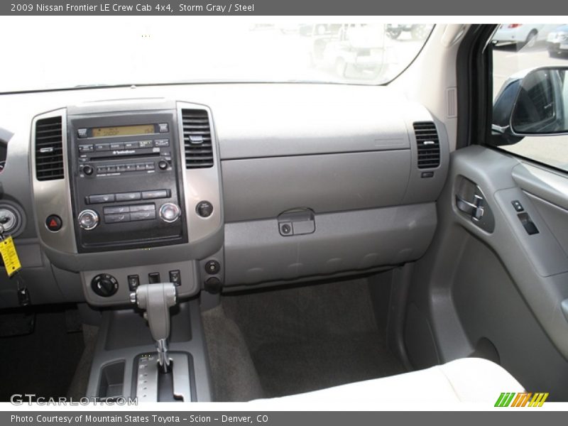 Storm Gray / Steel 2009 Nissan Frontier LE Crew Cab 4x4