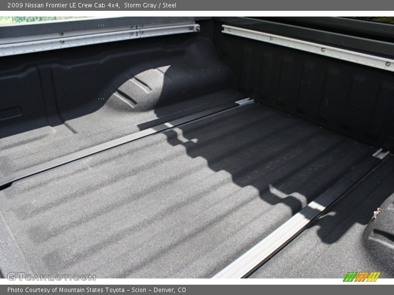 Storm Gray / Steel 2009 Nissan Frontier LE Crew Cab 4x4