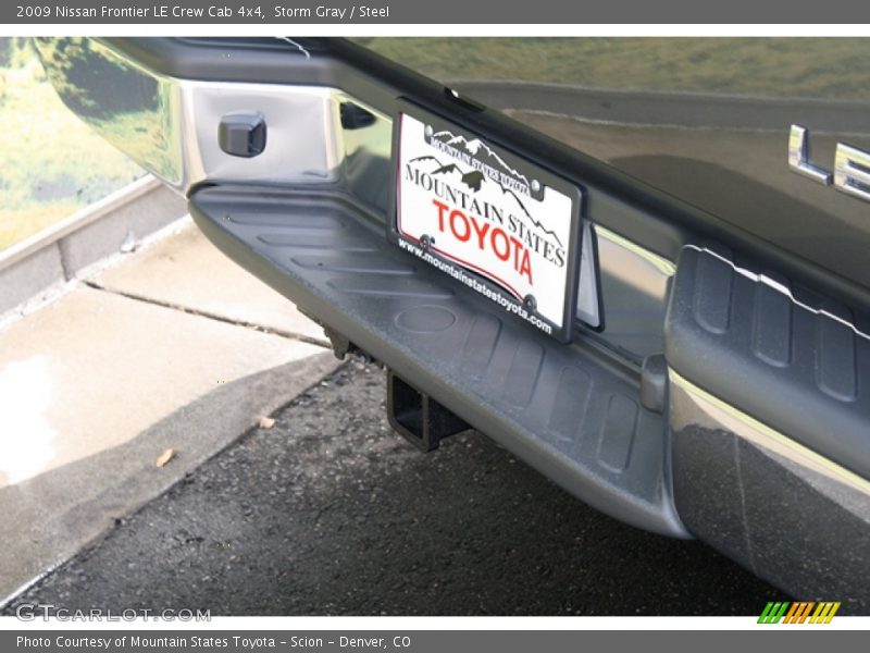 Storm Gray / Steel 2009 Nissan Frontier LE Crew Cab 4x4