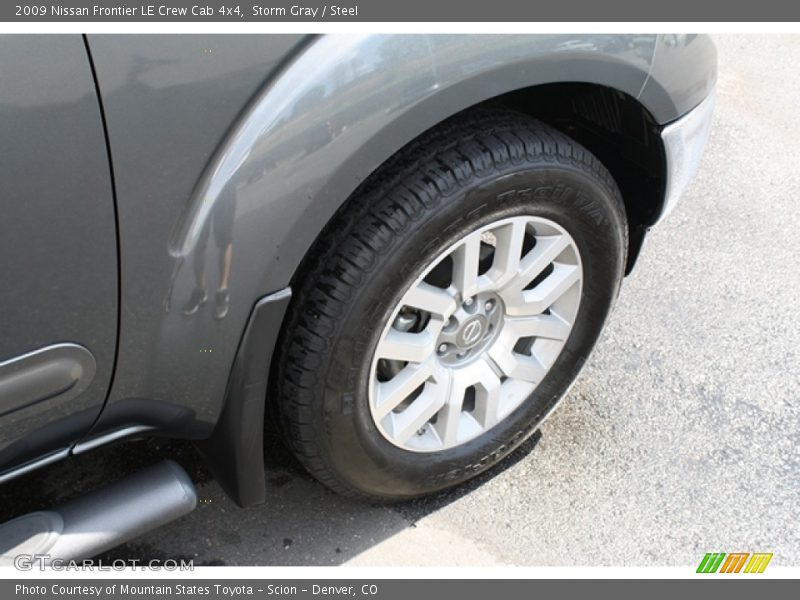 Storm Gray / Steel 2009 Nissan Frontier LE Crew Cab 4x4