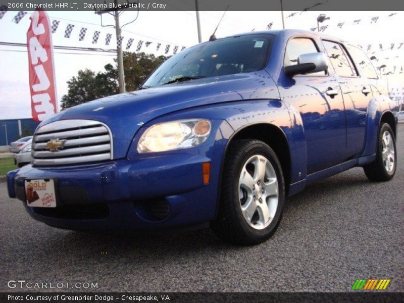 Front 3/4 View of 2006 HHR LT