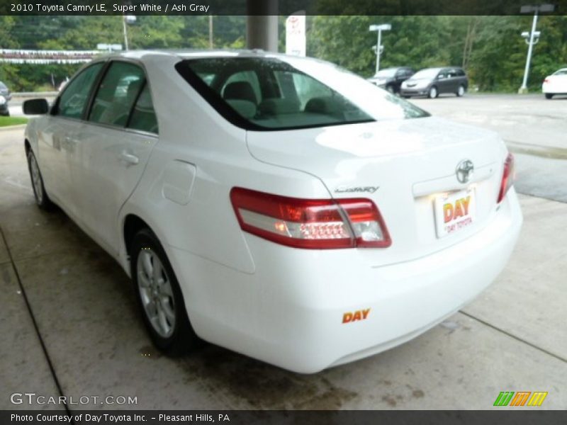 Super White / Ash Gray 2010 Toyota Camry LE