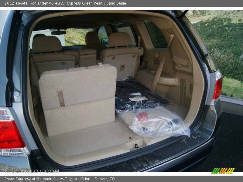  2012 Highlander V6 4WD Trunk