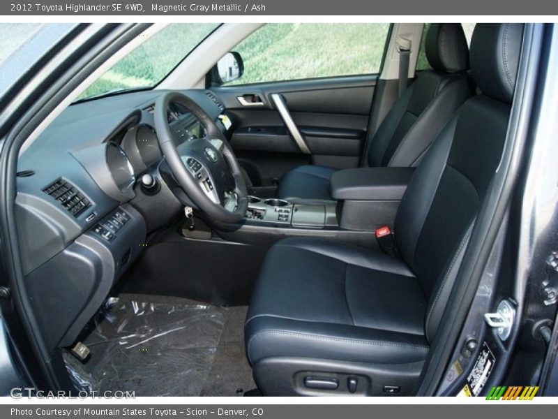  2012 Highlander SE 4WD Ash Interior