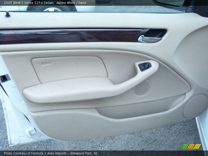 Alpine White / Sand 2005 BMW 3 Series 325xi Sedan