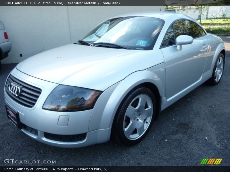 Front 3/4 View of 2001 TT 1.8T quattro Coupe