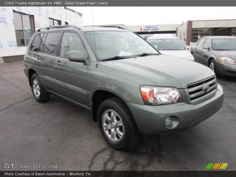 Oasis Green Pearl / Ivory 2004 Toyota Highlander V6 4WD