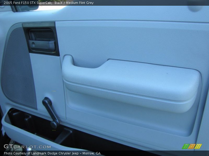 Black / Medium Flint Grey 2005 Ford F150 STX SuperCab
