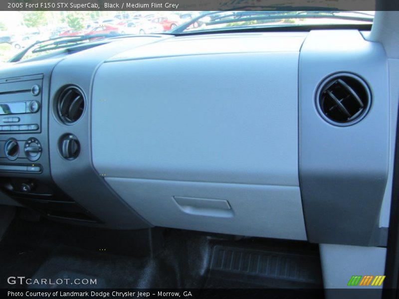 Black / Medium Flint Grey 2005 Ford F150 STX SuperCab