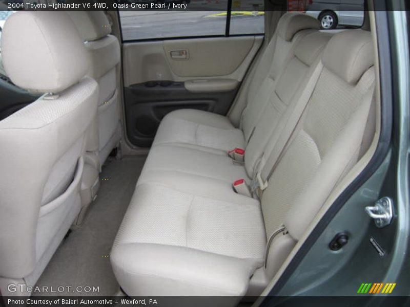 Oasis Green Pearl / Ivory 2004 Toyota Highlander V6 4WD
