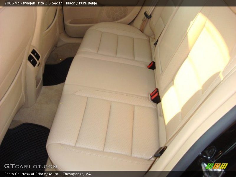 Black / Pure Beige 2006 Volkswagen Jetta 2.5 Sedan