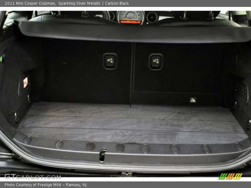 Sparkling Silver Metallic / Carbon Black 2011 Mini Cooper Clubman