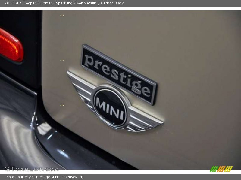 Sparkling Silver Metallic / Carbon Black 2011 Mini Cooper Clubman