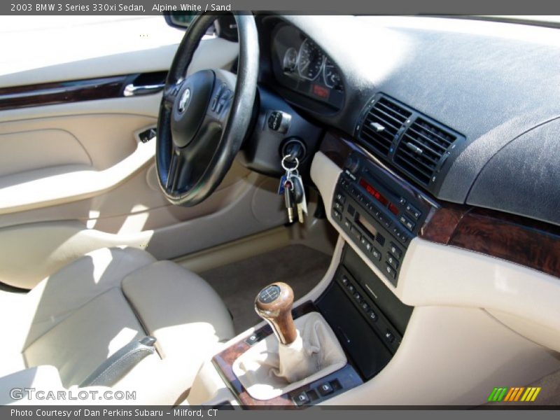 Alpine White / Sand 2003 BMW 3 Series 330xi Sedan