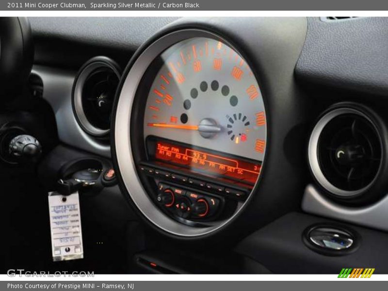 Sparkling Silver Metallic / Carbon Black 2011 Mini Cooper Clubman