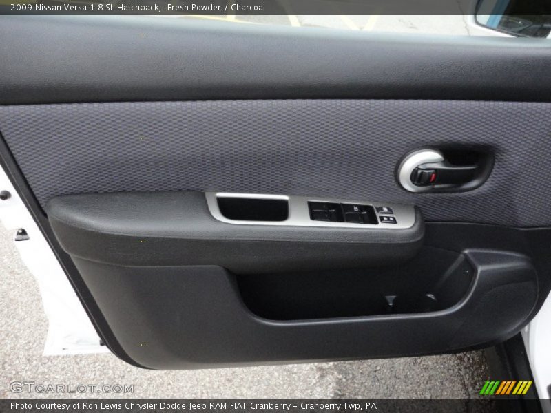 Fresh Powder / Charcoal 2009 Nissan Versa 1.8 SL Hatchback