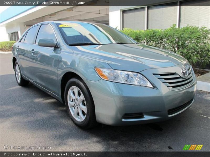 Aloe Green Metallic / Bisque 2009 Toyota Camry LE