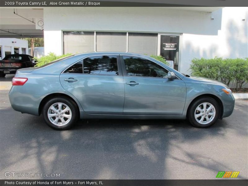 Aloe Green Metallic / Bisque 2009 Toyota Camry LE