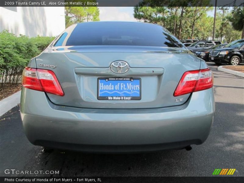 Aloe Green Metallic / Bisque 2009 Toyota Camry LE