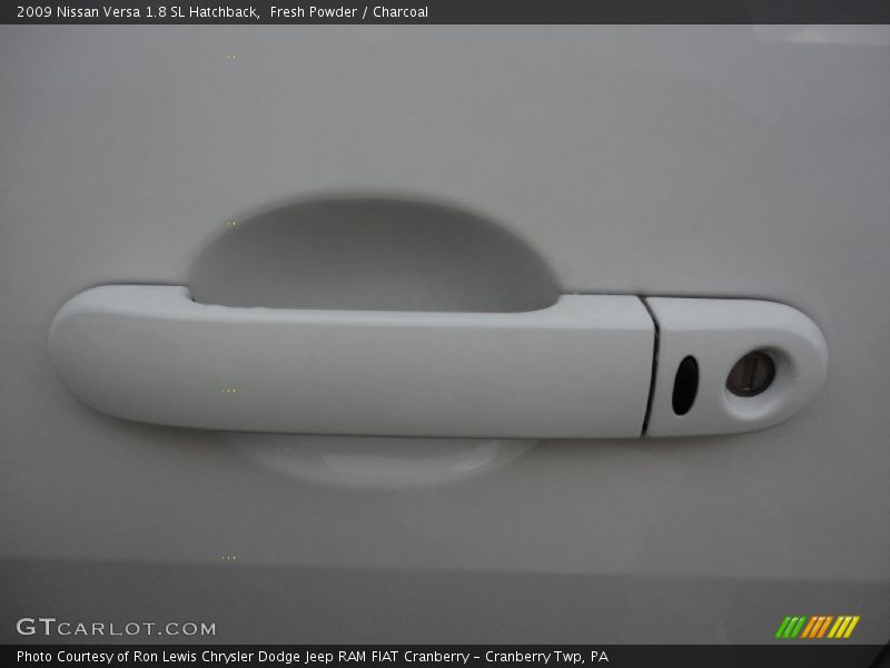 Fresh Powder / Charcoal 2009 Nissan Versa 1.8 SL Hatchback