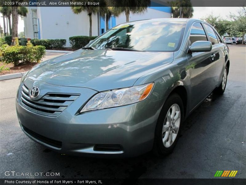 Aloe Green Metallic / Bisque 2009 Toyota Camry LE