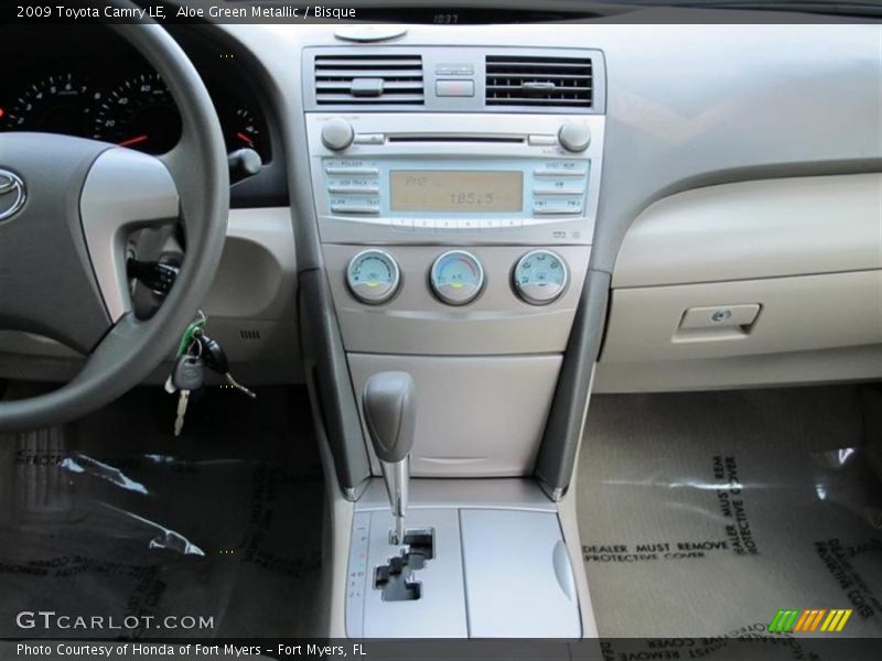 Aloe Green Metallic / Bisque 2009 Toyota Camry LE