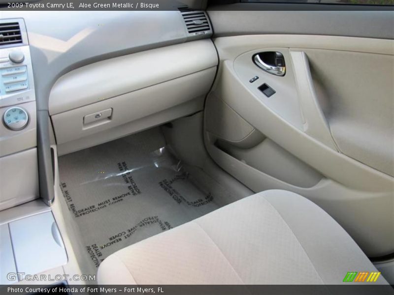 Aloe Green Metallic / Bisque 2009 Toyota Camry LE