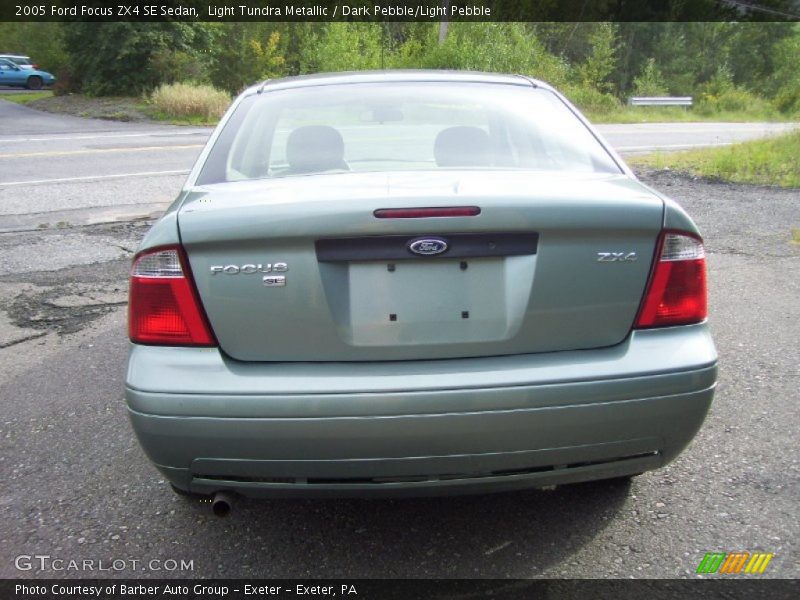 Light Tundra Metallic / Dark Pebble/Light Pebble 2005 Ford Focus ZX4 SE Sedan