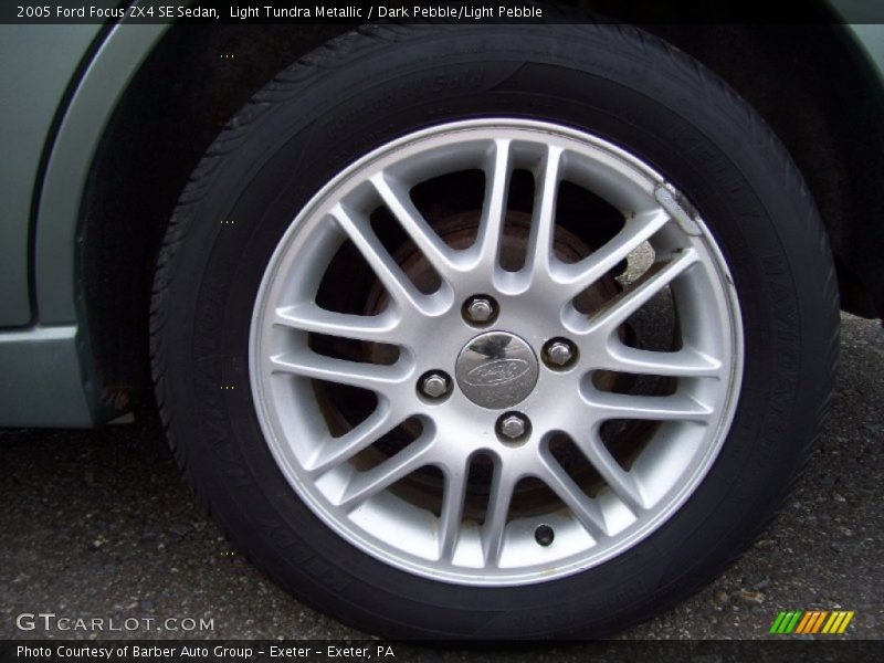 Light Tundra Metallic / Dark Pebble/Light Pebble 2005 Ford Focus ZX4 SE Sedan