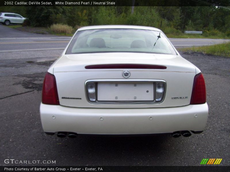 White Diamond Pearl / Neutral Shale 2002 Cadillac DeVille Sedan