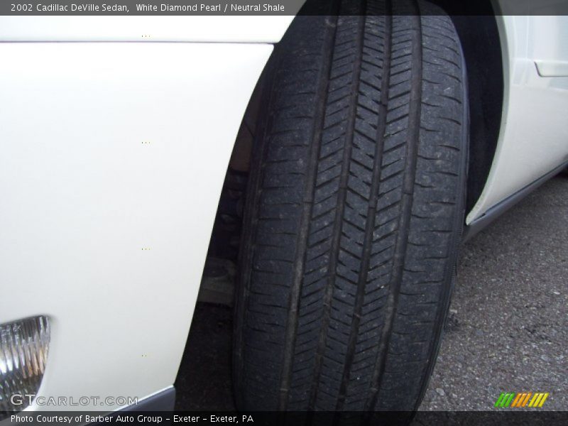 White Diamond Pearl / Neutral Shale 2002 Cadillac DeVille Sedan