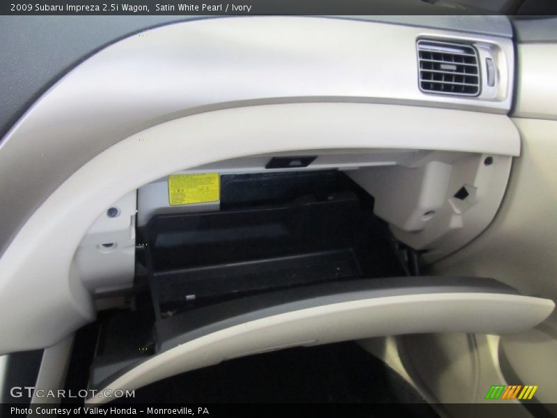 Satin White Pearl / Ivory 2009 Subaru Impreza 2.5i Wagon