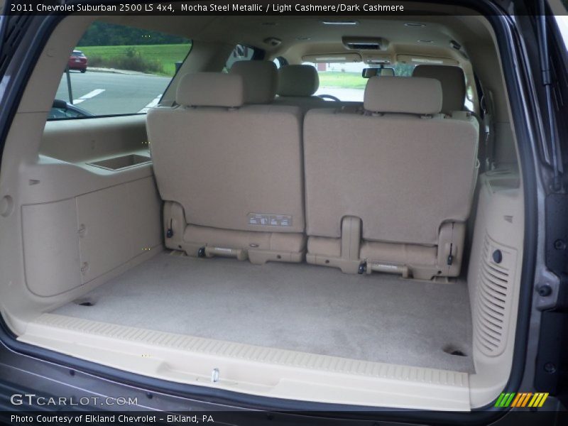  2011 Suburban 2500 LS 4x4 Trunk