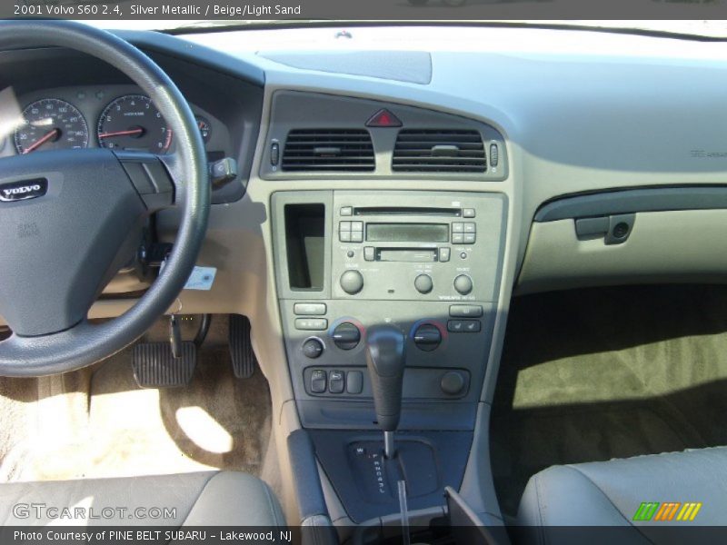 Silver Metallic / Beige/Light Sand 2001 Volvo S60 2.4