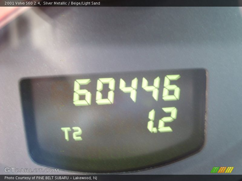 Silver Metallic / Beige/Light Sand 2001 Volvo S60 2.4