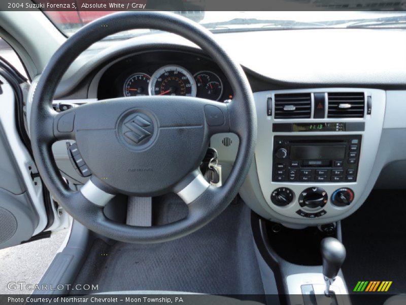 Absolute White / Gray 2004 Suzuki Forenza S