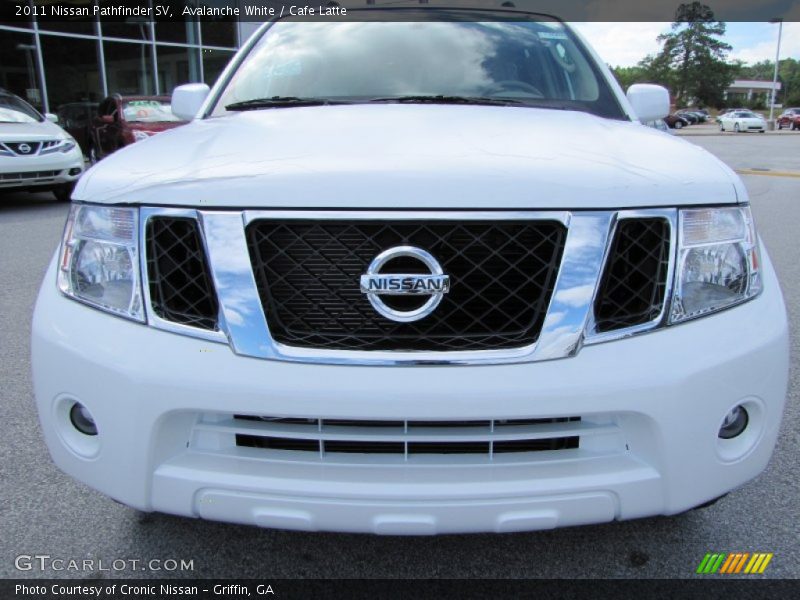 Avalanche White / Cafe Latte 2011 Nissan Pathfinder SV